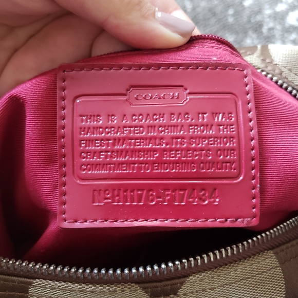 Brown/red Coach bag. Very clean. Lightly used. Includes matching wristlet. - Picture 2 of 7